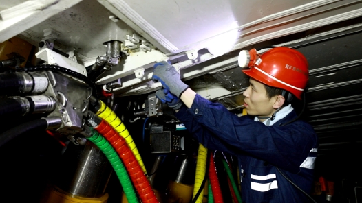 山東能源南屯煤礦王亞寧：1992年出生的“勞模大班長”