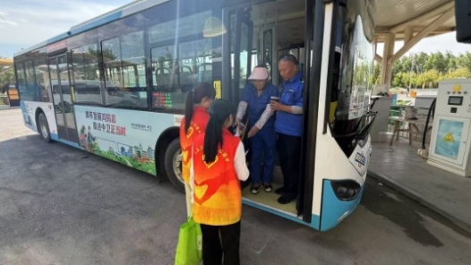 寧夏中衛(wèi)市20家工會(huì)驛站為500余名戶外勞動(dòng)者撐起“清涼傘”