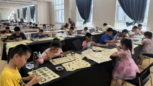 內(nèi)蒙古鄂爾多斯63個工會托管班服務(wù)職工超過3100人