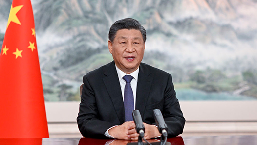 新華社快訊：習近平等來到天安門城樓主席臺，全場爆發出雷鳴般的掌聲