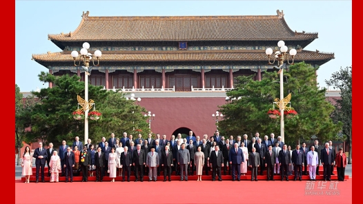 新華圖訊｜習近平和彭麗媛迎接外方代表團團長及其配偶