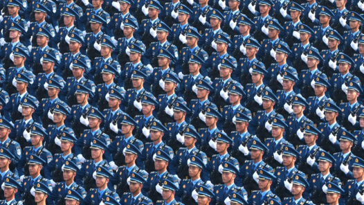 中國軍人，威武！威武！威武！