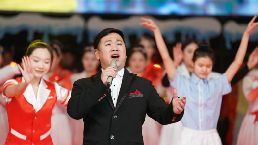 車間工地響起職工贊歌