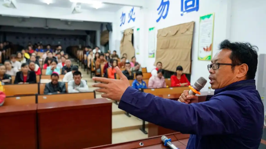 春風拂鄉野——“特崗計劃”20年工作紀實