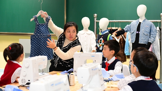 新華鮮報(bào)·“十四五”亮點(diǎn)｜輸送5500萬人才！中國(guó)建成規(guī)模最大且高質(zhì)量教育體系