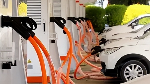 企業(yè)蓄勢，奔赴下一個五年｜提升發(fā)展含“新”量，企業(yè)競逐新賽道