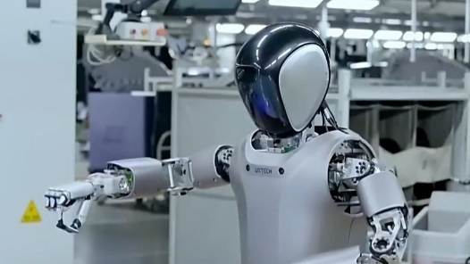 學(xué)習(xí)貫徹四中全會(huì)精神·一線見聞｜拓寬應(yīng)用場(chǎng)景 加快培育新質(zhì)生產(chǎn)力