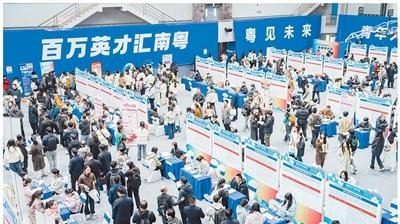 這些新提法，寫入“十五五”規(guī)劃建議｜放寬就業(yè)社保年齡限制，意味著什么？