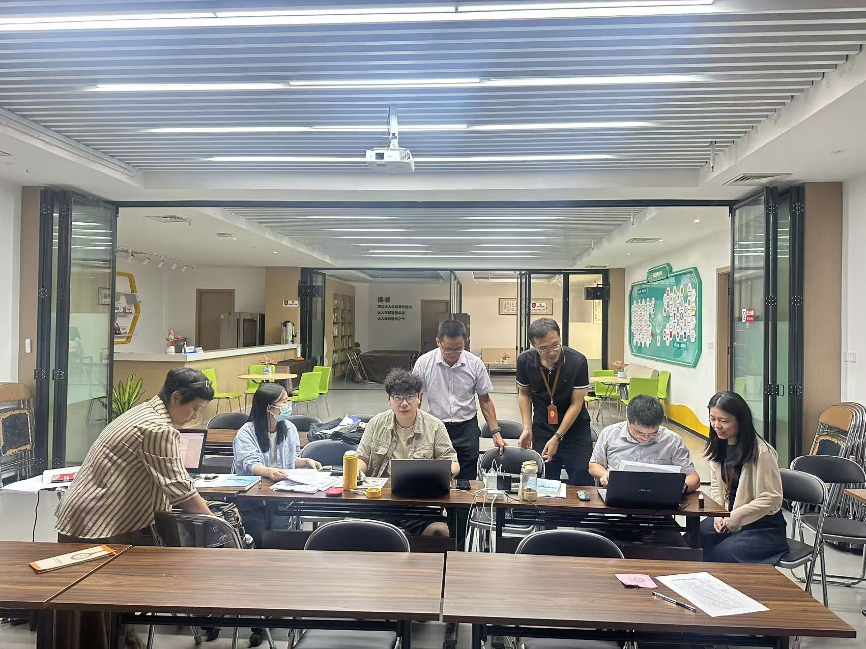 財務經審干部與基層工會面對面交流