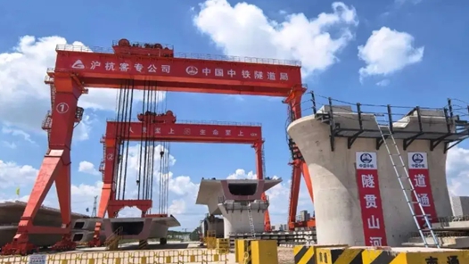 深化“產(chǎn)改”進(jìn)行時(shí)｜建筑工人不拼體力拼智慧