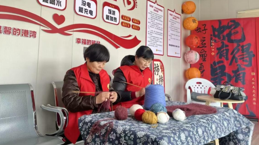 2026年兩節工會送溫暖行動·暖聞｜30條手工編織的愛心圍巾