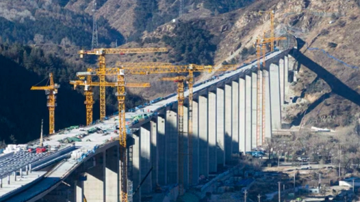 新春走基層 智繪新圖景｜一橋一隧筑通途 高鐵過江不減速