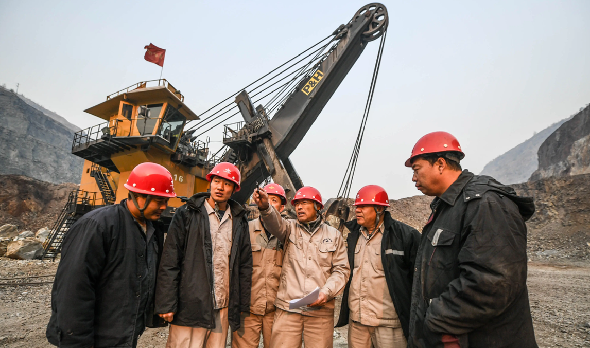 新春走基層·回訪“習(xí)近平與一線職工朋友們”的故事｜“這是總書(shū)記夸贊過(guò)的工裝”