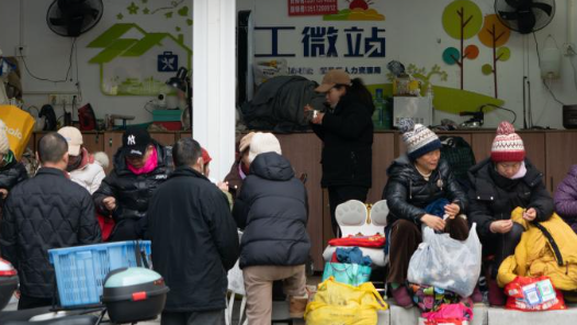新春走基層丨武漢“零工微站”：縫補時光，織就溫暖
