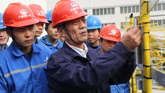 新春走基層·回訪“習近平與一線職工朋友們”的故事｜做一顆永不生銹的“螺絲釘”