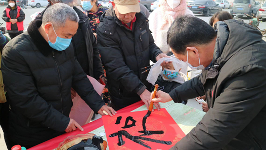 新春走基層｜掛歷鋪里品年味