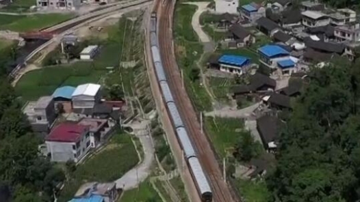 新春走基層｜吳姐賣菜，搭上慢火車