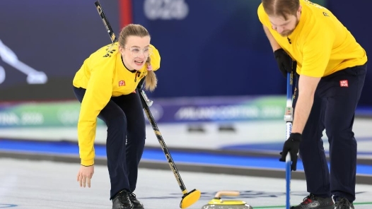 冬奧會｜瑞典、美國挺進冰壺混雙決賽