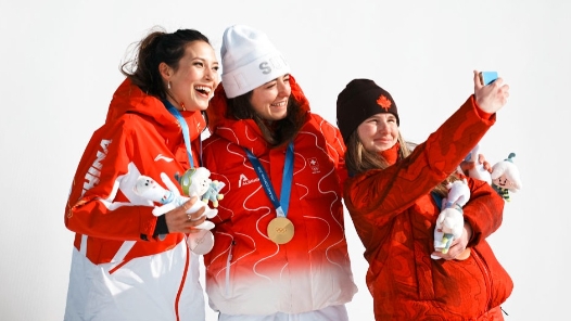 冬奧會｜“飛龍”在天 落地無悔——記谷愛凌第二次冬奧坡障摘銀