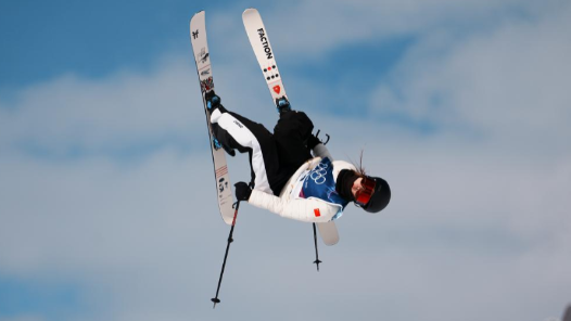 空中飛舞 雪上逐夢