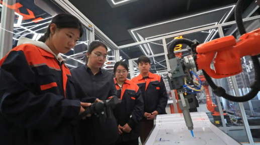 動態調整！職業教育將重點增設低空經濟、人工智能等領域新專業