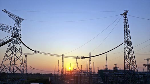 電力護航“不打烊” 精河工業園區涌動“春節綠”