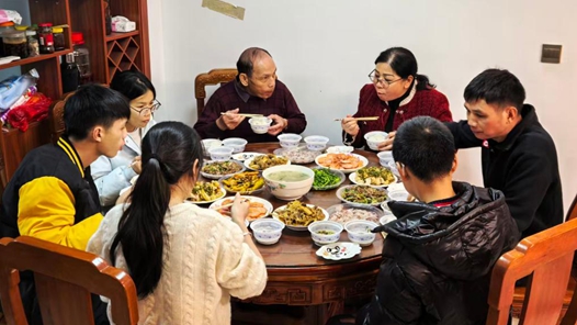 新春走基層｜一對農民工夫妻的18載歸途之變