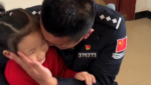 新春走基層｜一口咬下包子，這位戍邊硬漢瞬間淚崩！