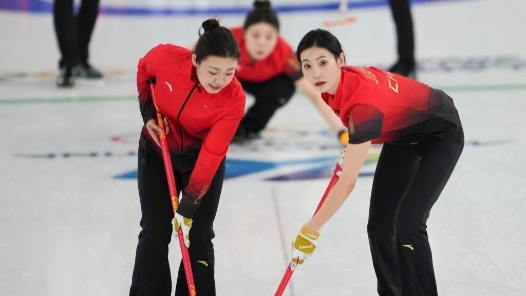 米蘭冬奧女子冰壺循環賽：中國隊不敵瑞士隊