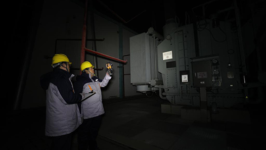 新春走基層｜電力夜巡人，萬家燈火背后的守護