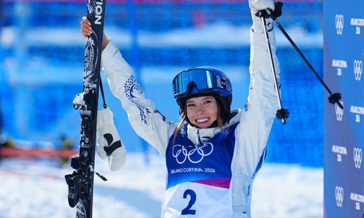 冬奧會｜自由式滑雪——女子U型場地技巧：中國選手谷愛凌、李方慧分獲冠、亞軍